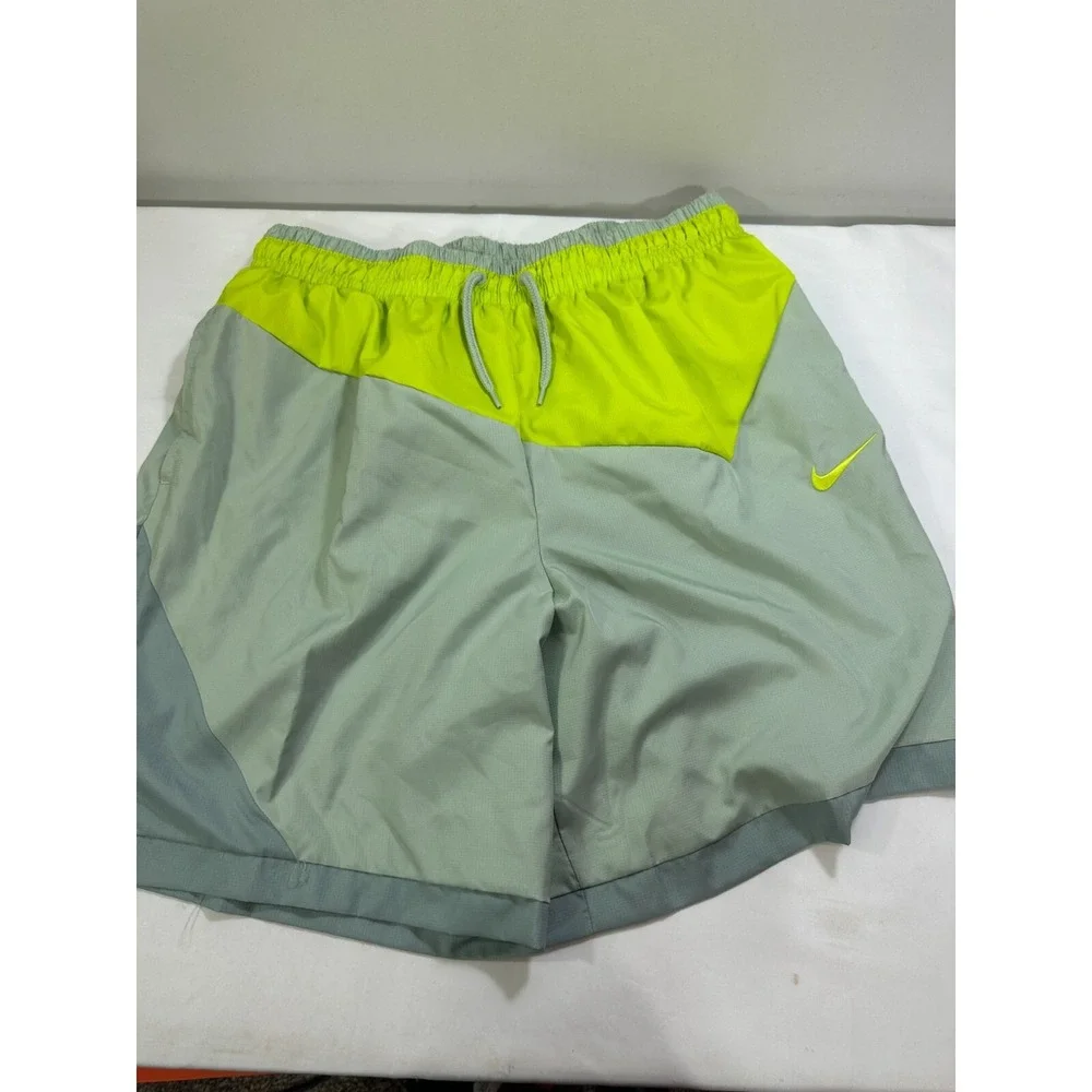 Nike DNA 8